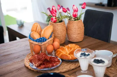 Comida en o cerca de esta villa