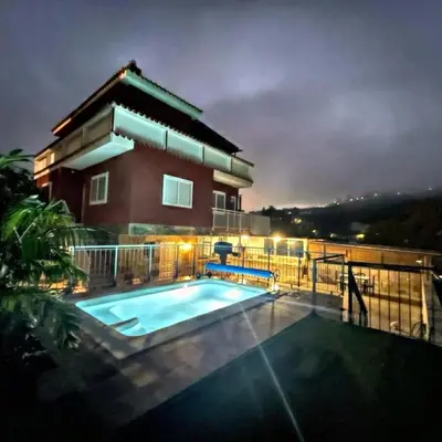 Piscina en o cerca de Villa Aguacate