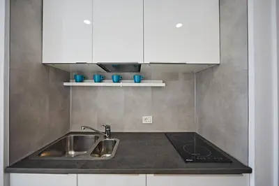 Una cocina o zona de cocina en Ocean View Apartment