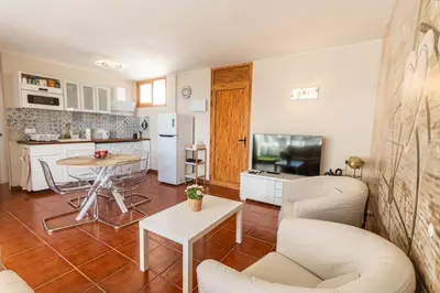 Una cocina o zona de cocina en Golden Sunny View Apartment