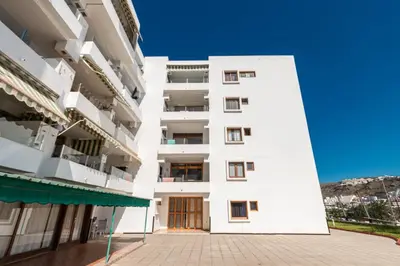 Un balcón o terraza de Golden Sunny View Apartment
