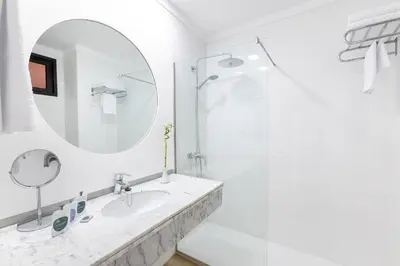 Un baño de MUR Neptuno Gran Canaria - Adults Only