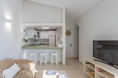 Una cocina o zona de cocina en Luxury Bungalow - Private Terrace - Pool - AirCon
