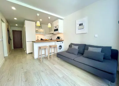 Una cocina o zona de cocina en Timeless clock Apartment