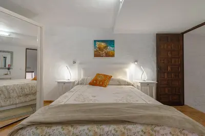 Cama o camas de una habitación en Casa del Sol Terrace Parking