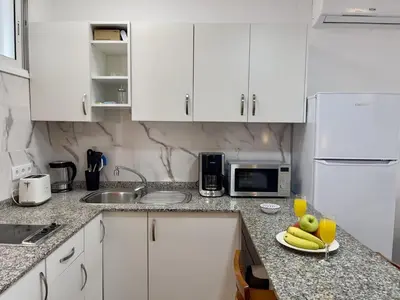 Una cocina o zona de cocina en Casa Lindi - Apartment near Puerto Rico beach