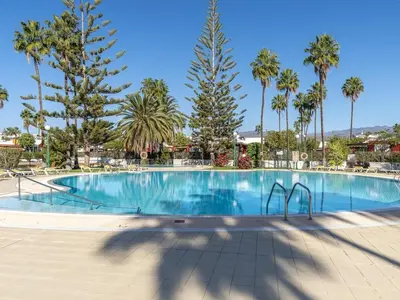 Piscina en o cerca de GuestReady - Los Tunos 76 - FC