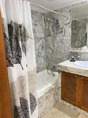 Un baño de Villa Happiness - Luxury chalet with sea view
