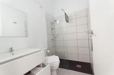 Un baño de Piso Reformado