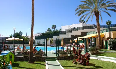 Piscina en o cerca de Apartamentos Las Dunas