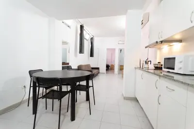 Una cocina o zona de cocina en Piso Entreplanta (sótano/calle).