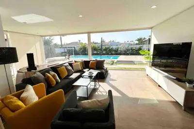 Una televisión o centro de entretenimiento en Magnifica Villa en el corazón de Maspalomas