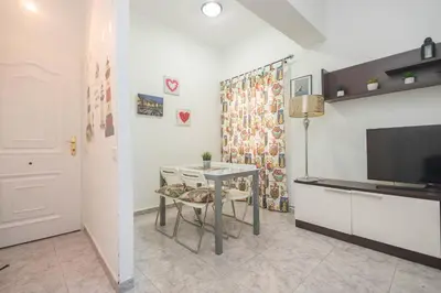 Una cocina o zona de cocina en 3BR Urban Flat - Centric & Confortable