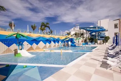 Piscina en o cerca de Servatur Puerto Azul