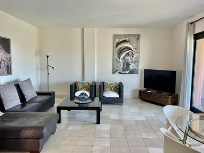 Zona de estar de HomeForGuest Villa 10 in Salobre Golf with great views to the golf course