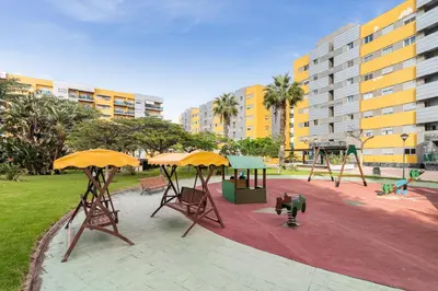 Zona de juegos infantil en Home2Book Urban Stay Terrace with pool, Las Palmas