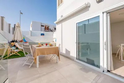 Un balcón o terraza de La Dolce Vita - Villa familiar con piscina privada