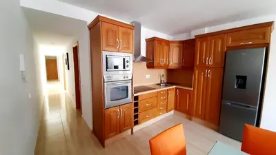 Una cocina o zona de cocina en La Calma en Playa de Salinetas - cerca de playa y supermercado