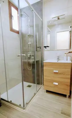 Un baño de Sunshine 435 by CASAS COCODRILO