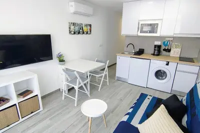 Una cocina o zona de cocina en Blue 335 by CASAS COCODRILO