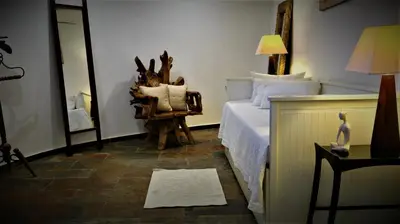 Cama o camas de una habitación en VILLA DE LUXE 5***** golf - piscine chauffée - home cinéma - billard
