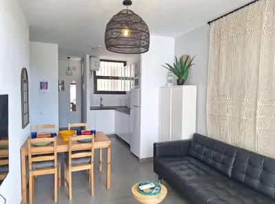 Una cocina o zona de cocina en Stylish 2-Bedroom Apartment Yumbo