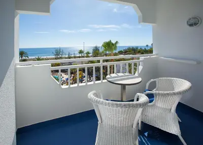 Un balcón o terraza de Corallium Beach by Lopesan Hotels - Adults Only