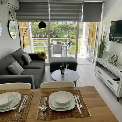 Pretty pool view holiday home