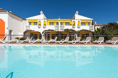 Piscina en o cerca de Bungalows Cordial Green Golf