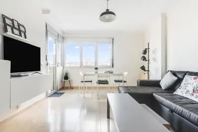 Una televisión o centro de entretenimiento en Home2Book Stylish&Comfy Apartment Rambla, Terrace