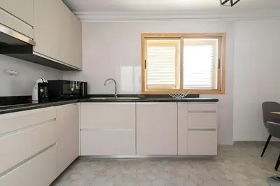 Una cocina o zona de cocina en Lovely house in Gran Canaria next to the airport
