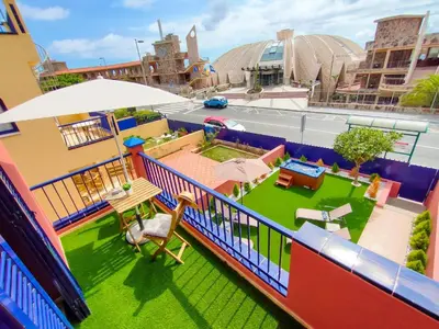Un balcón o terraza de Lemon Terraced House