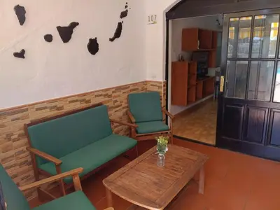 Zona de estar de Tommy´s House Vibbecanarias Playa del Cura
