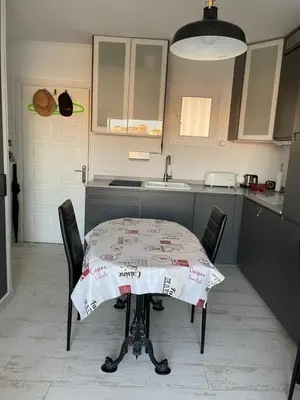 Una cocina o zona de cocina en Residencia MIRAPUERTO